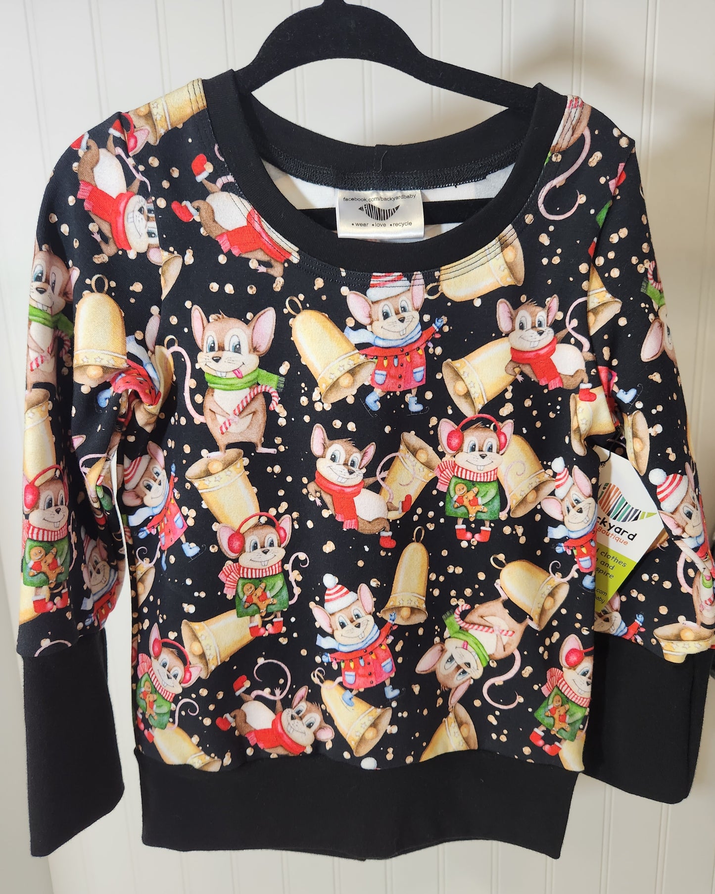 Merry Holiday Mice GWM 2 Pullover