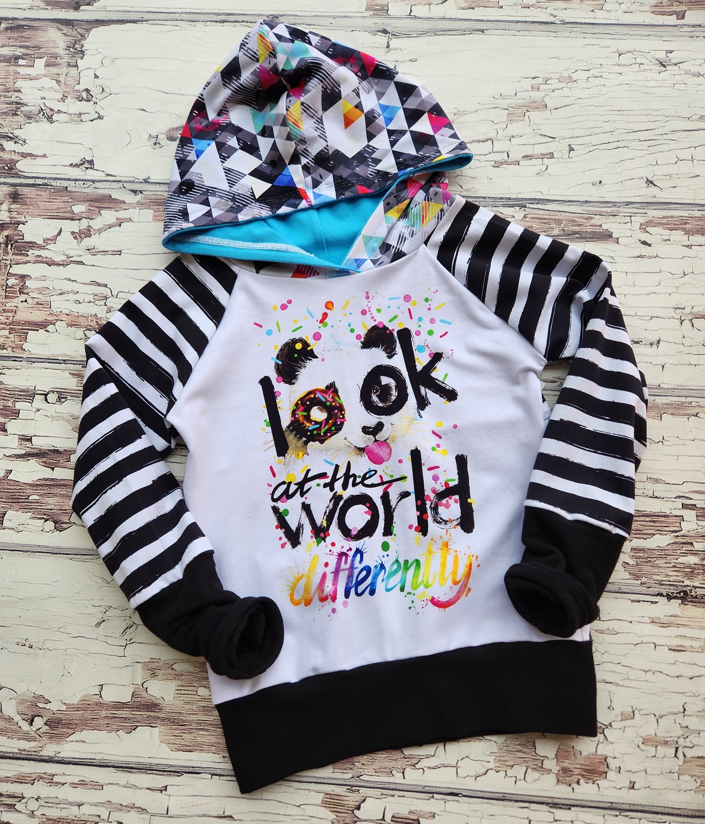 Look at World Differently gwm 3 Hoodie